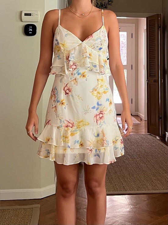 Lulus Dresses & Skirts - Lulus White Floral Ruffle Mini Dress, Size S